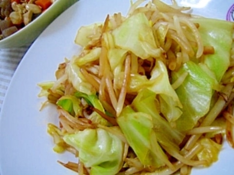 キャベツともやしだけ！なのに美味しい野菜炒め